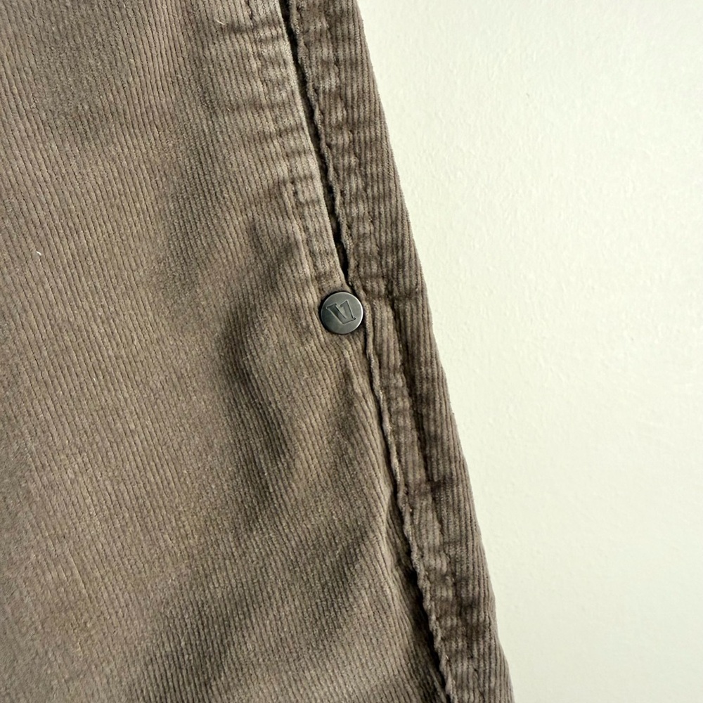 Vuori Optimist Men’s Corduroy Shorts in Walnut - Picture 8 of 11